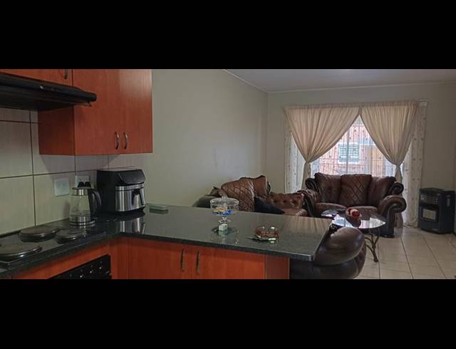 2 BEDROOM TOWNHOUSE FOR SALE IN TERENURE